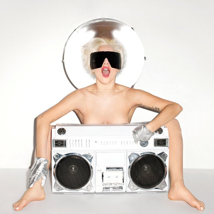 Lady-Gaga_Harpers-Bazaar_March-2014_01.thumb.jpg.0ae10b2caba1b85ab675ee7291483f5a.jpg