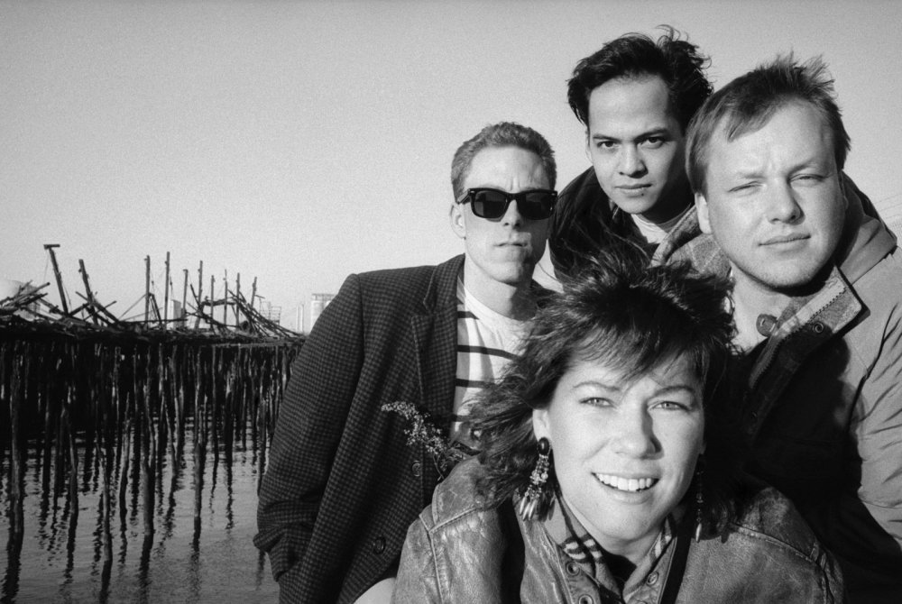 The-Pixies.thumb.jpg.860db6e0bddcc6aee94d96b7b598b3f8.jpg