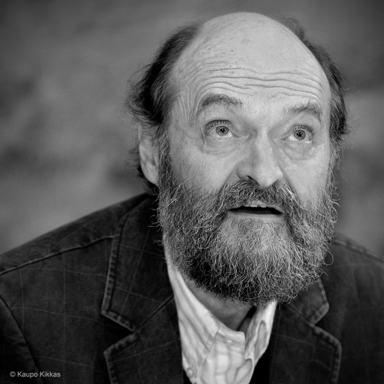 arvo_part_E7V7203.thumb.jpg.700cf62b0e0b36197a303209a3a29571.jpg