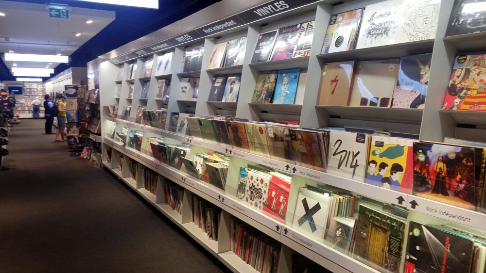 vinyls.thumb.jpg.3dc5d4dcf137bf0a76221cf4d19e0617.jpg
